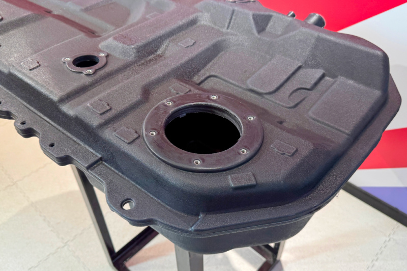 Пластиковый бензобак Mitsubishi Lancer 9, 2003-2008 (NR) - 50 л.